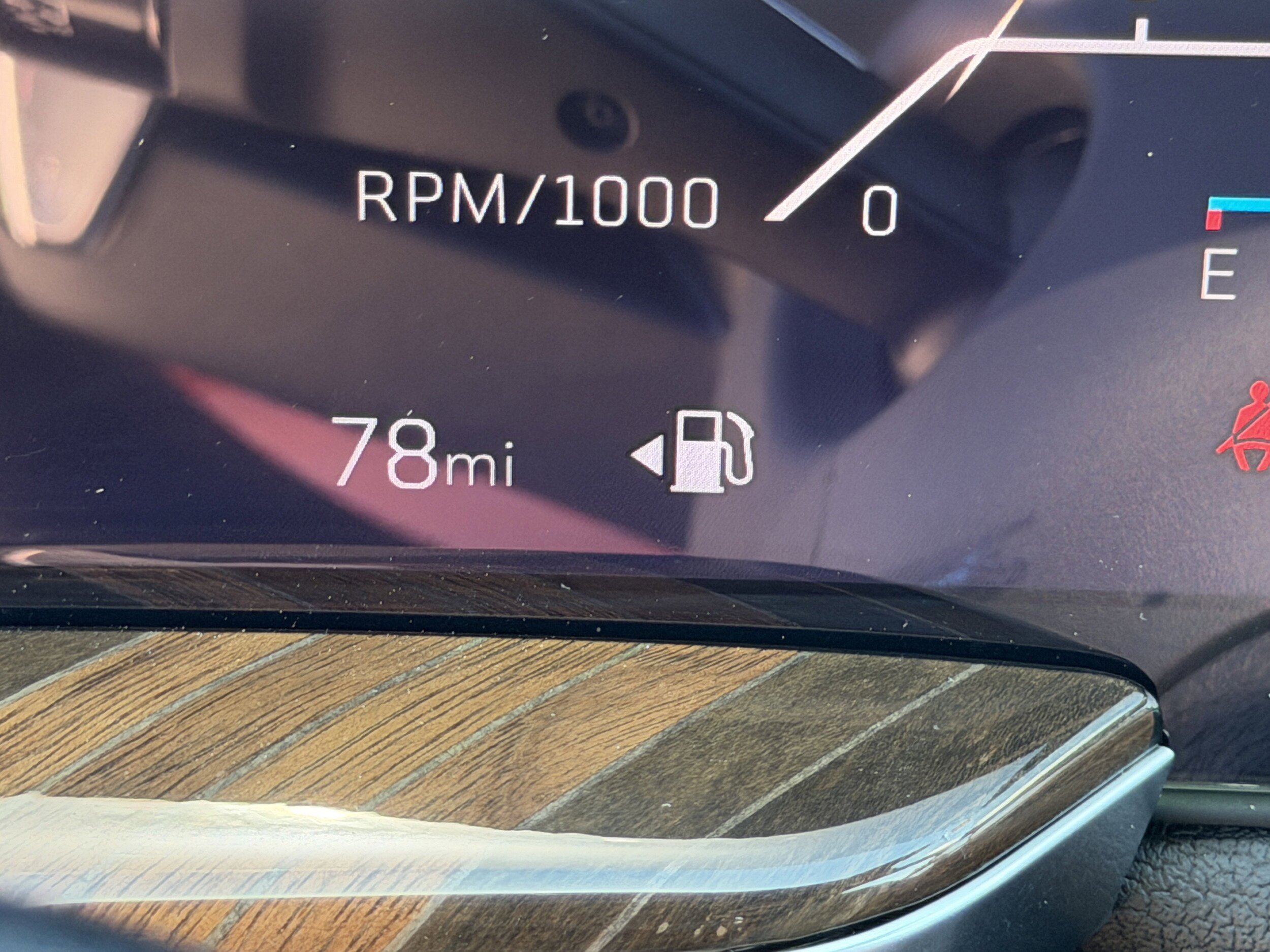 New 2026 Cadillac Escalade Platinum Sport w/ LPO, ONYX Package AWD/4WD image 35