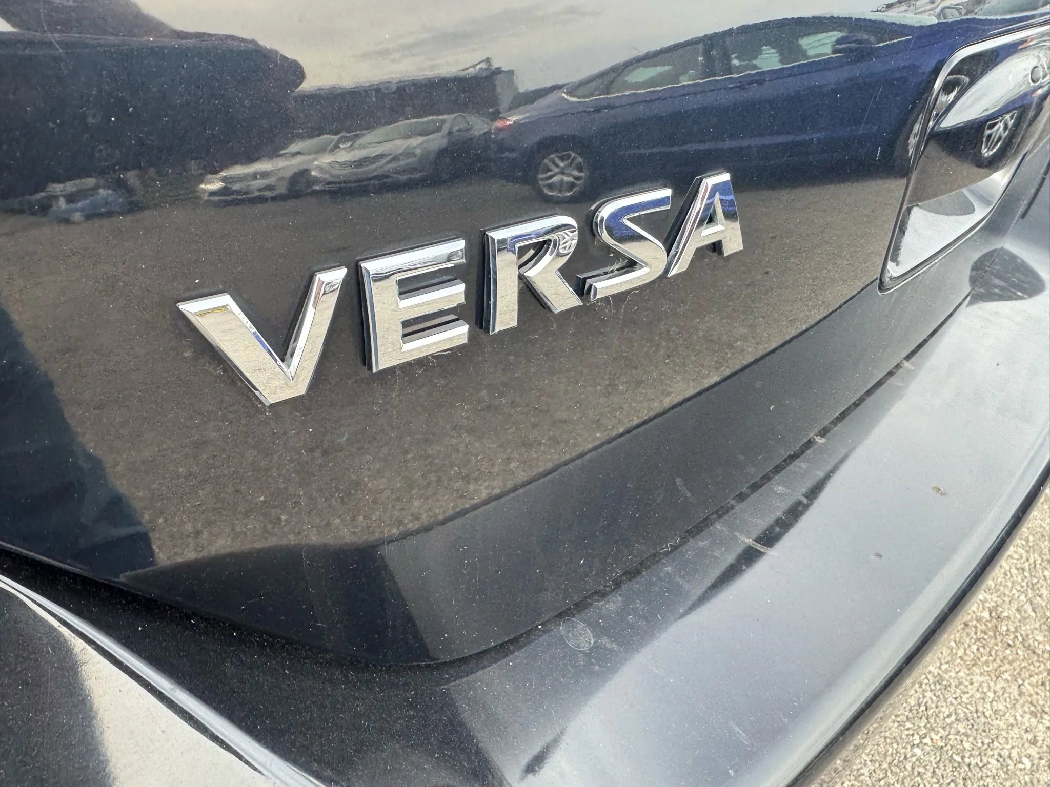 Used 2009 Nissan Versa SL w/ Convenience Pkg image 11