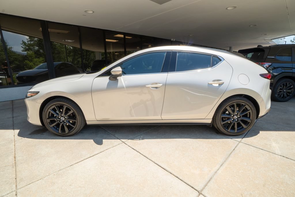 Used 2026 MAZDA MAZDA3 2.5 S Hatchback w/ Premium Pkg FWD image 4