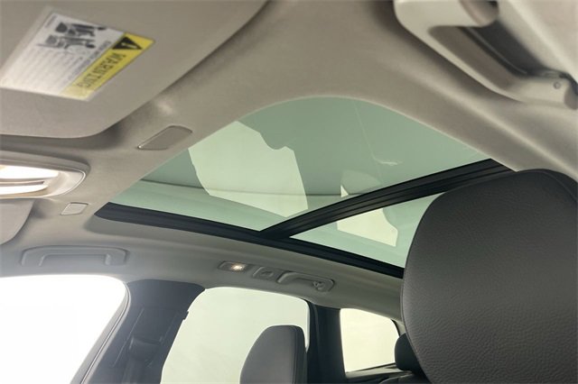 Used 2023 Volvo XC60 B5 Plus image 42