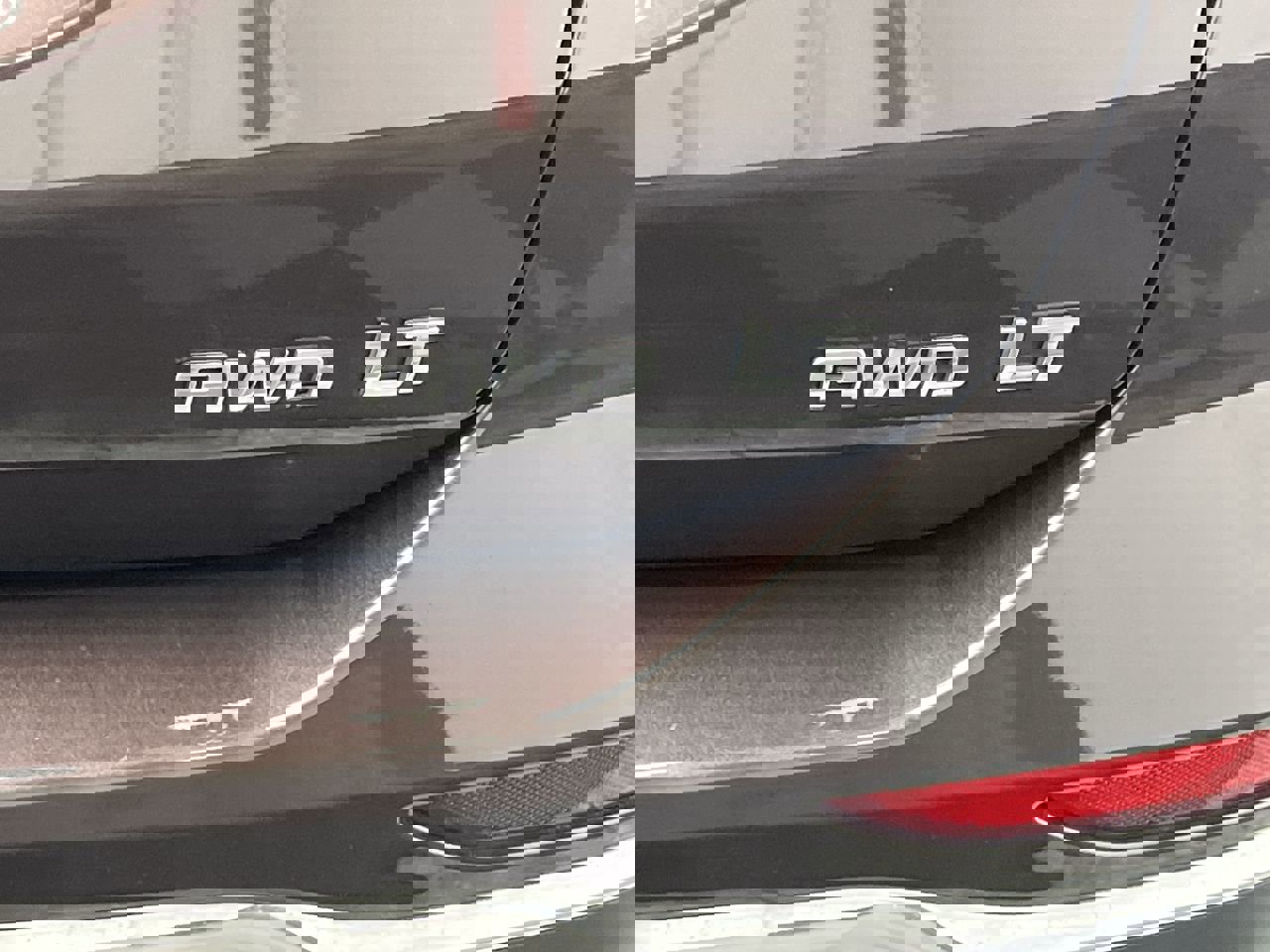 Used 2020 Chevrolet Equinox LT image 30