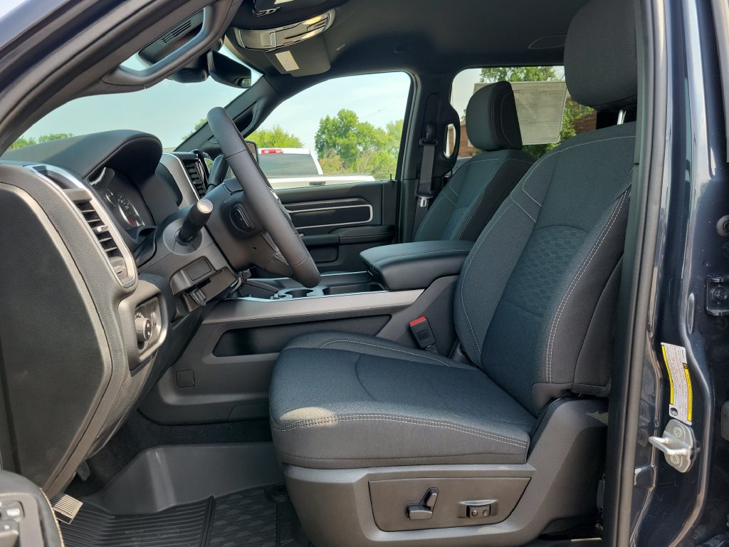 New 2026 RAM 2500 Big Horn AWD/4WD image 11