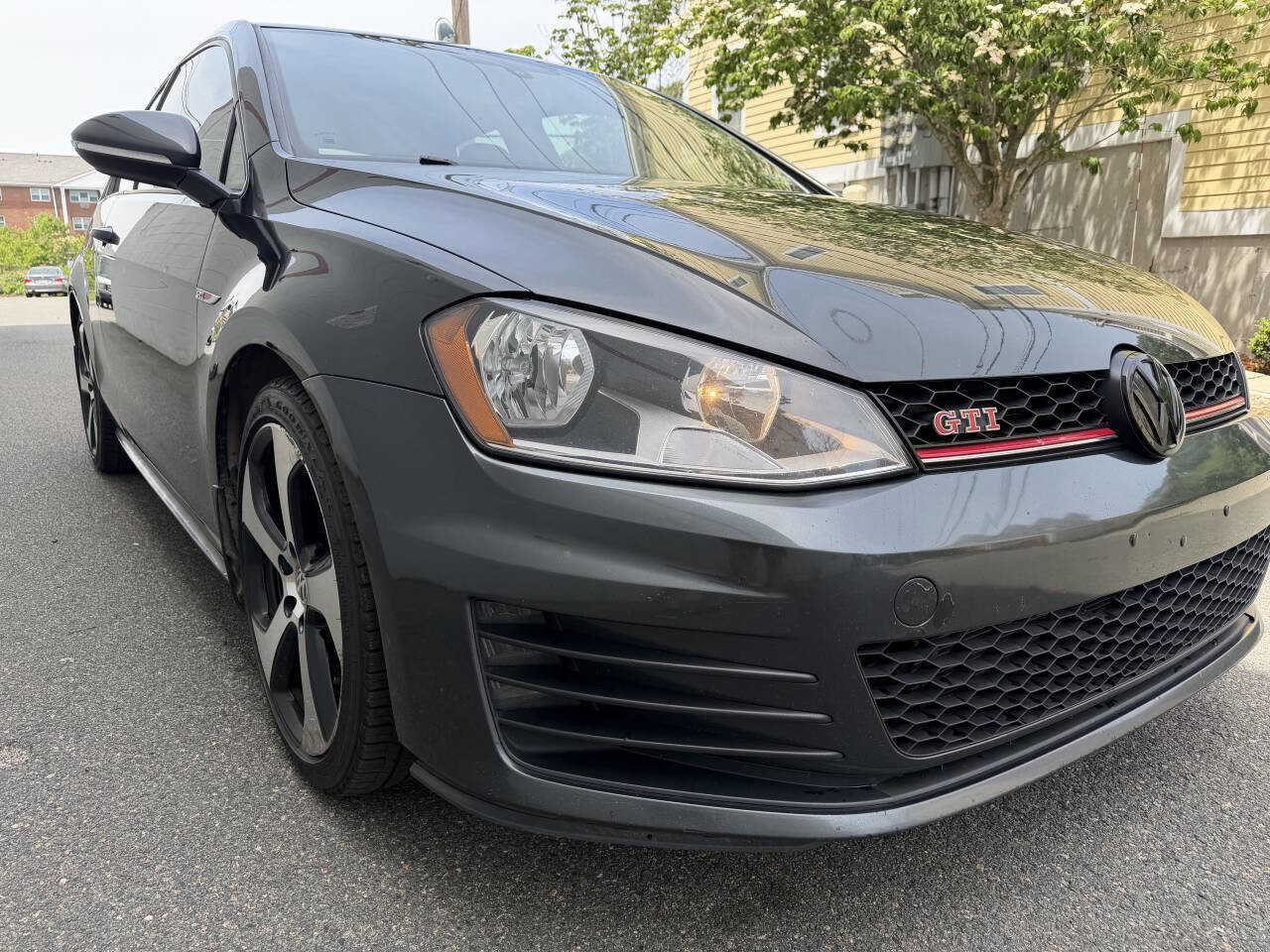 Used 2016 Volkswagen GTI SE FWD image 12
