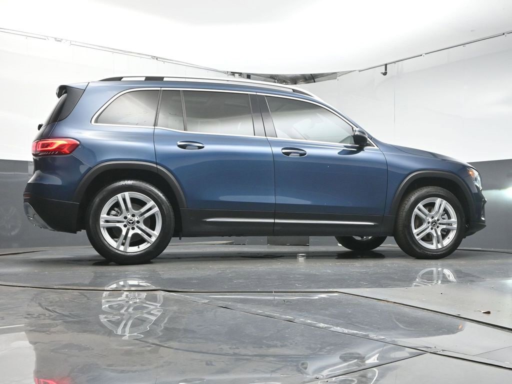 Used 2021 Mercedes-Benz GLB 250 w/ Premium Package image 38