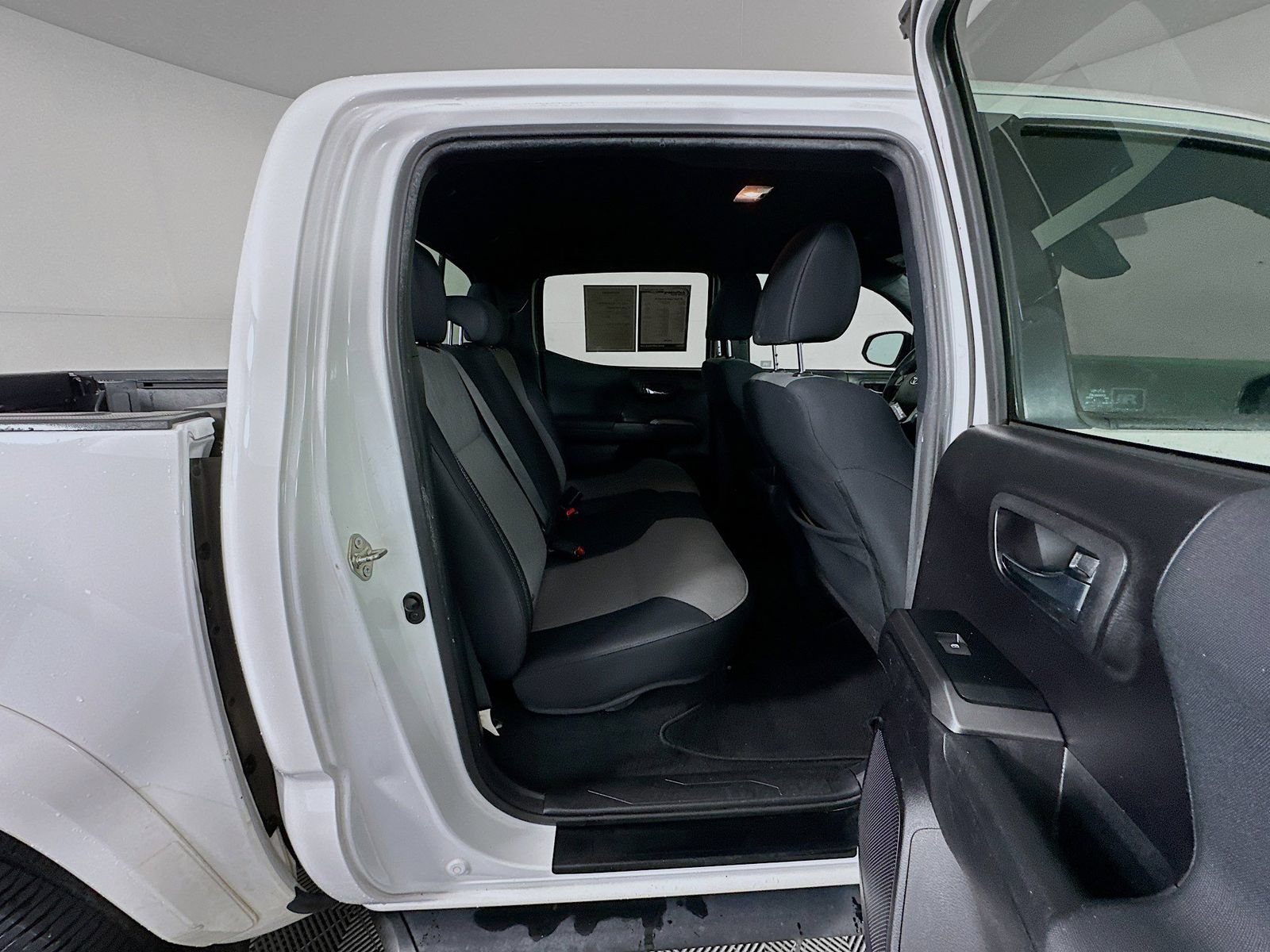 Used 2020 Toyota Tacoma TRD Sport w/ Technology Package AWD/4WD image 24