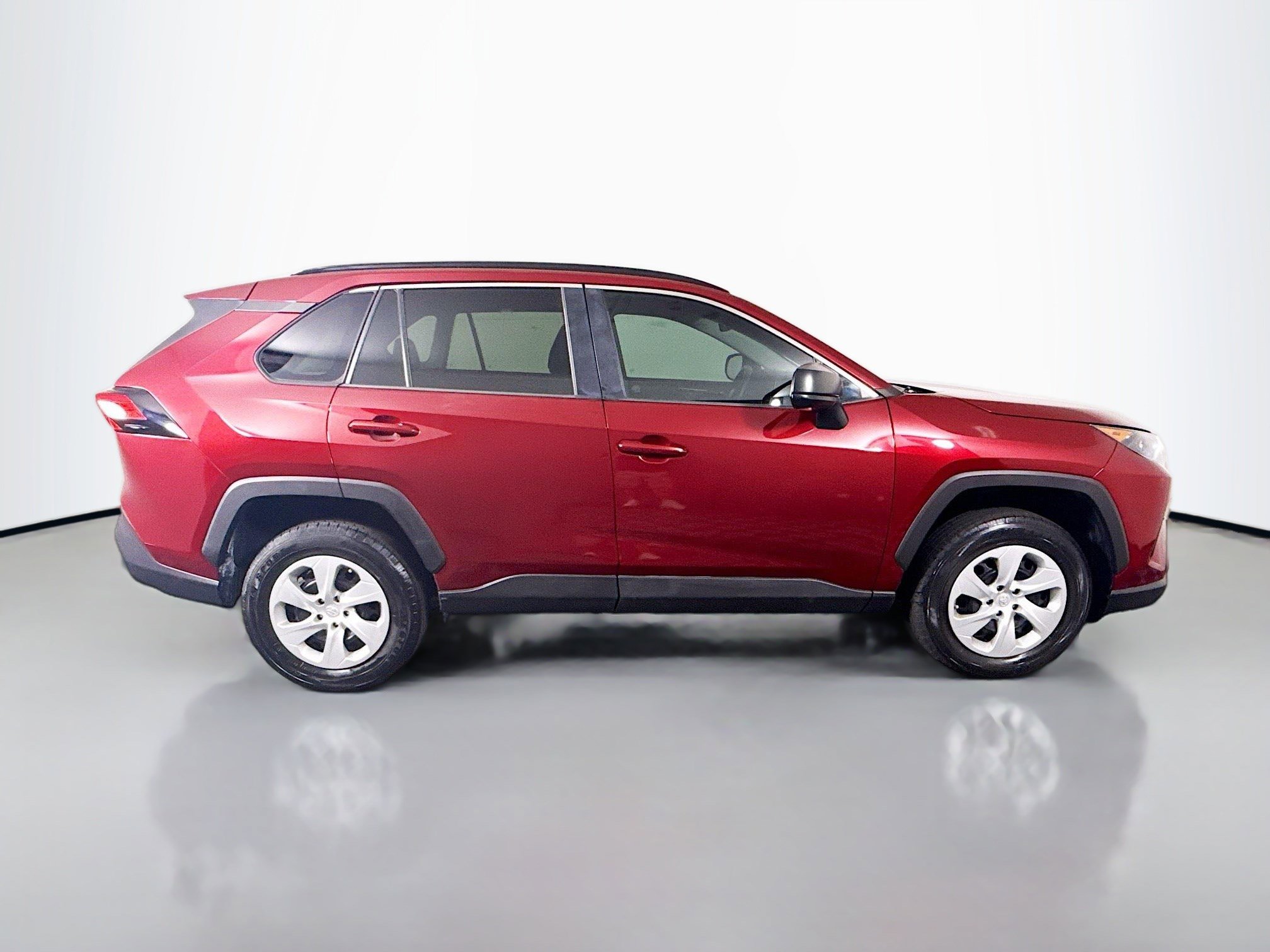 Used 2020 Toyota RAV4 LE image 11