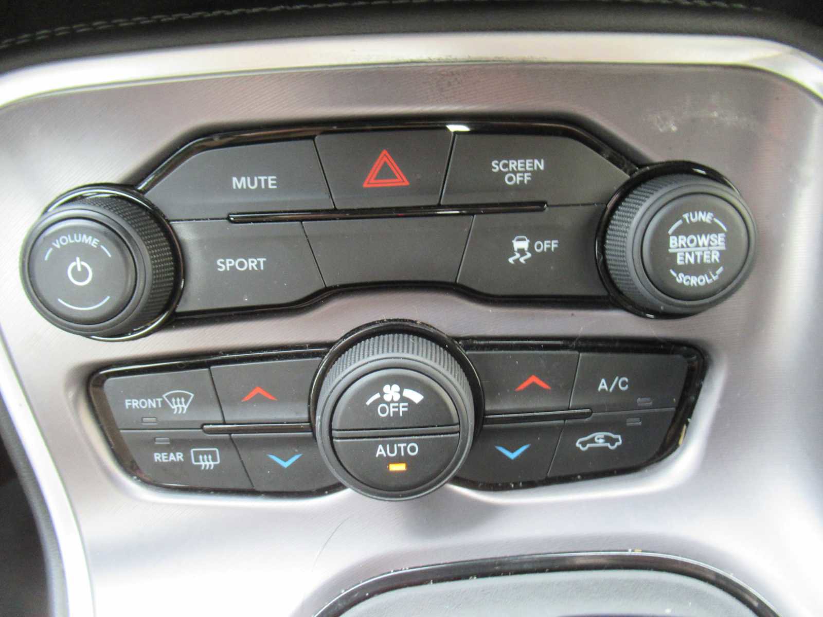 Used 2021 Dodge Challenger SXT w/ Blacktop Package image 33