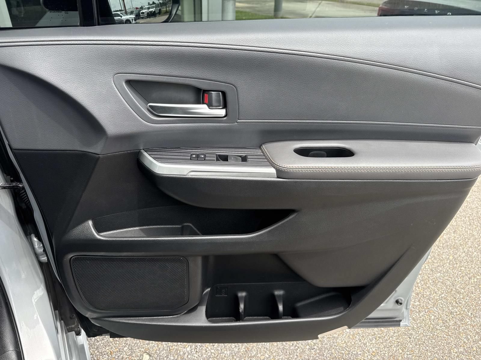 Used 2023 Toyota Sienna XLE Woodland Edition AWD/4WD image 15