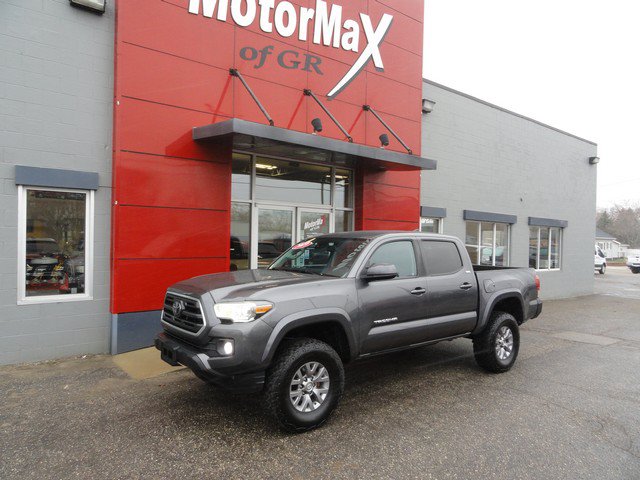 Used 2019 Toyota Tacoma SR5 AWD/4WD image 1