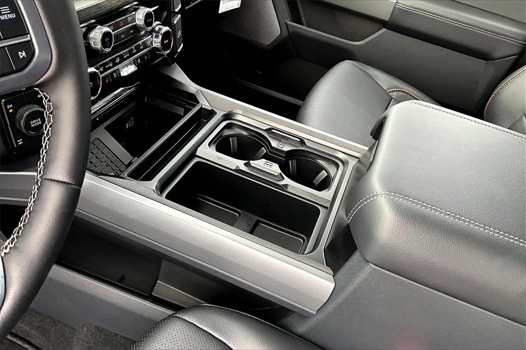 New 2026 Ford F250 Lariat w/ Black Appearance Package image 5