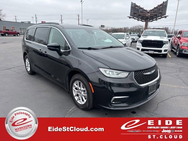 Used 2022 Chrysler Pacifica Touring-L