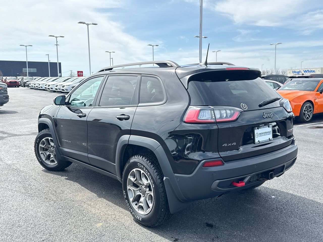 Used 2020 Jeep Cherokee Trailhawk w/ Comfort & Convenience Group AWD/4WD image 5