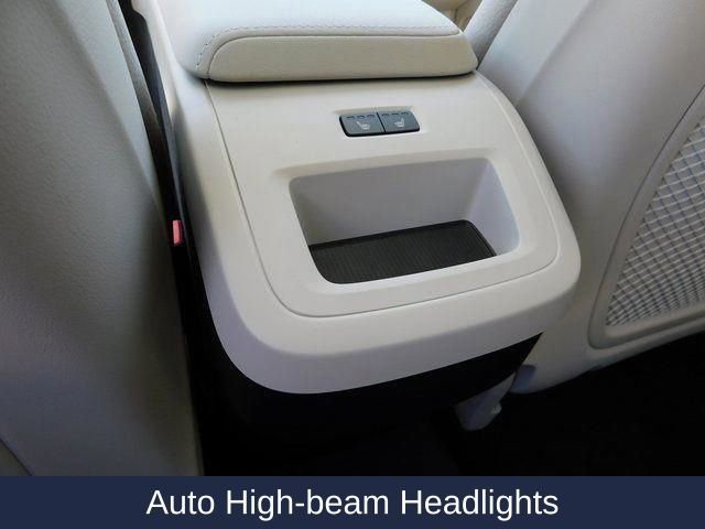 New 2025 Volvo XC60 B5 Plus w/ Protection Package Premier image 18