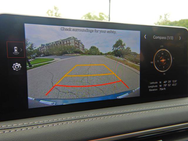 Used 2025 Genesis G70 2.5T image 18