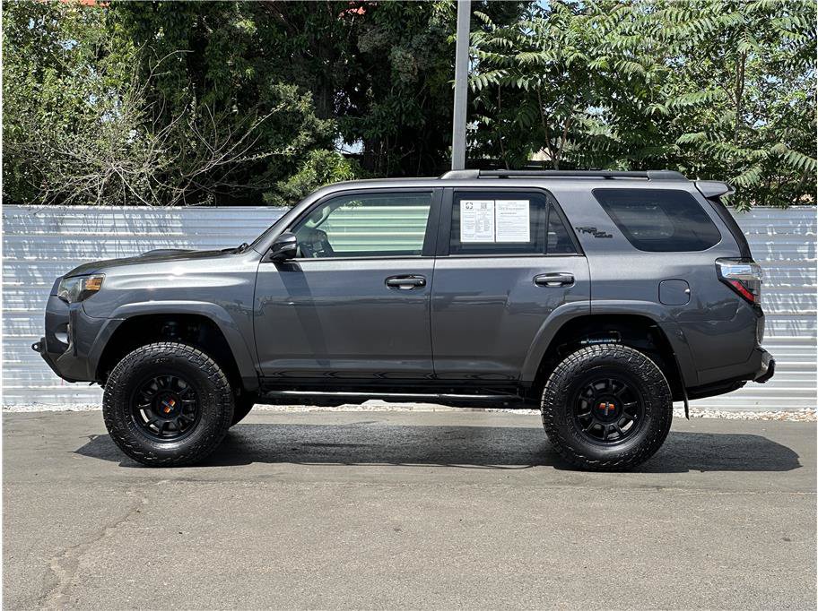 Used 2022 Toyota 4Runner TRD Off-Road Premium AWD/4WD image 13