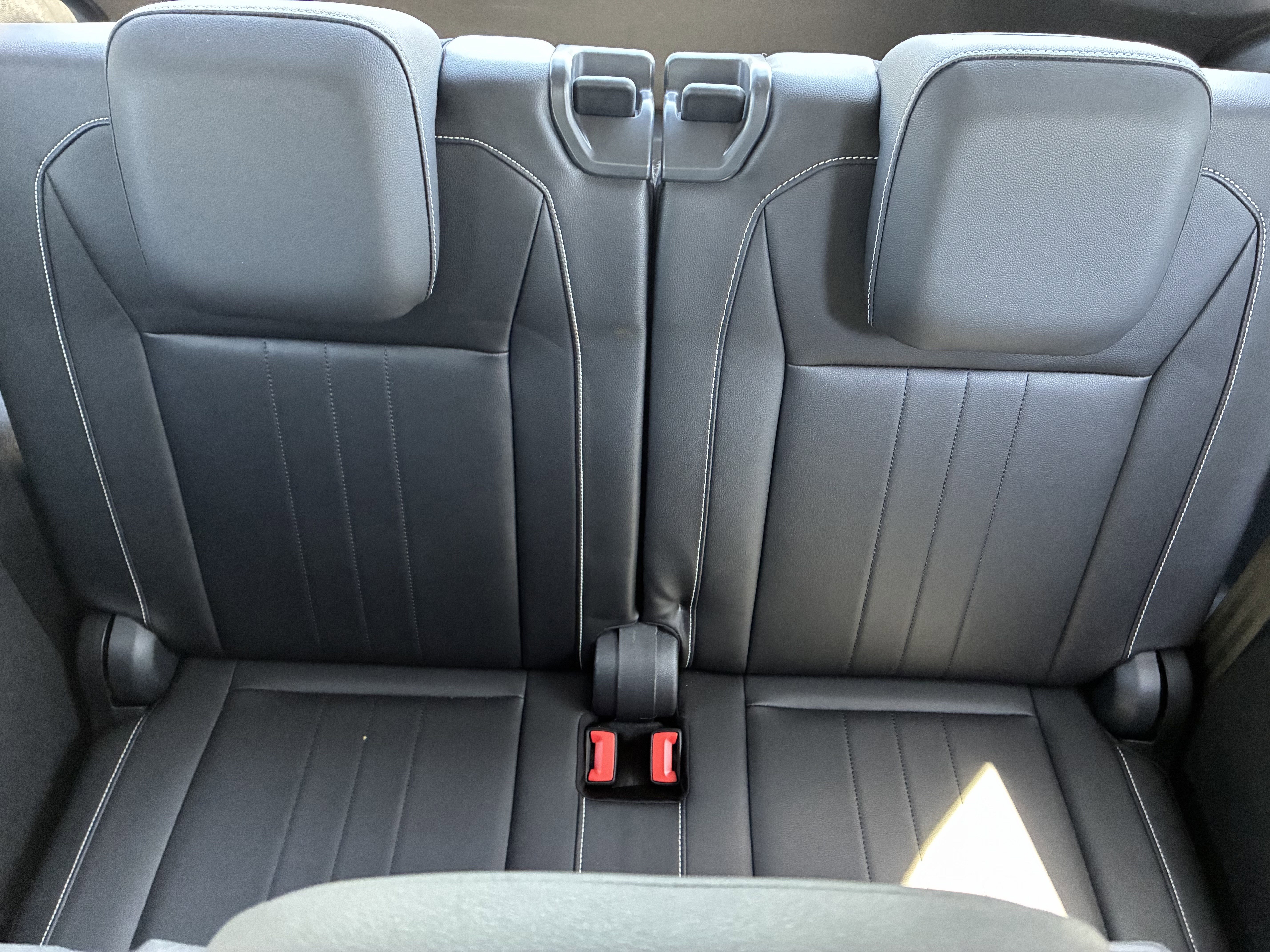 Used 2024 Volkswagen Tiguan SE FWD image 17