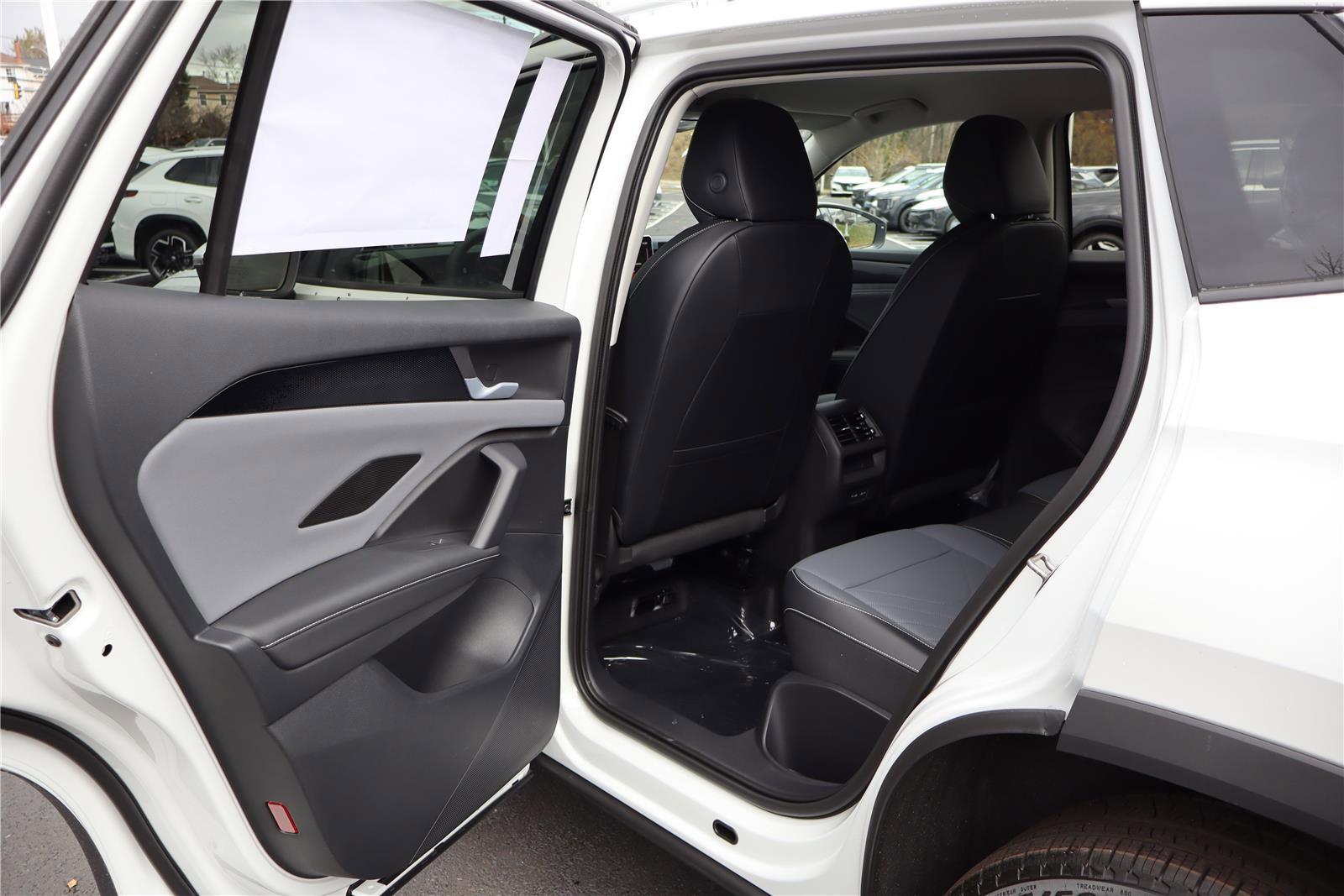 New 2026 Volkswagen Tiguan SE image 22