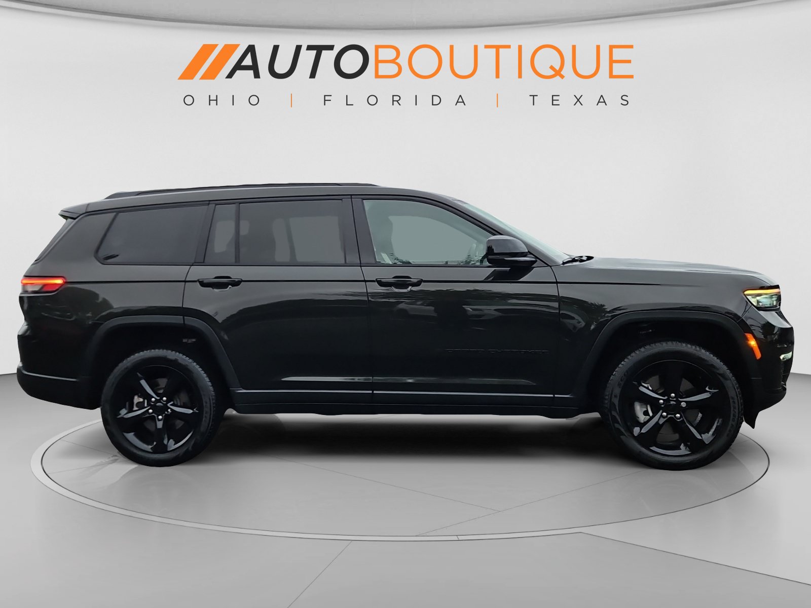Used 2024 Jeep Grand Cherokee L Limited w/ Black Appearance Package AWD/4WD image 7