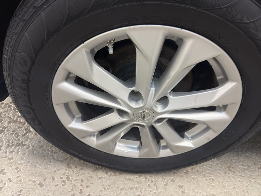 Used 2016 Nissan Rogue SV AWD/4WD image 33