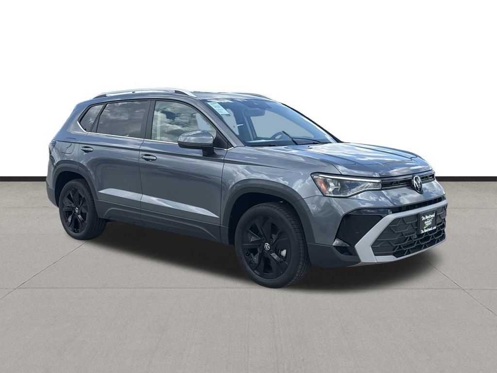 New 2026 Volkswagen Taos SE FWD image 3