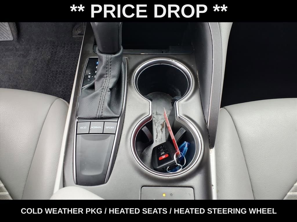 Used 2023 Toyota Camry SE w/ Cold Weather Package FWD image 24