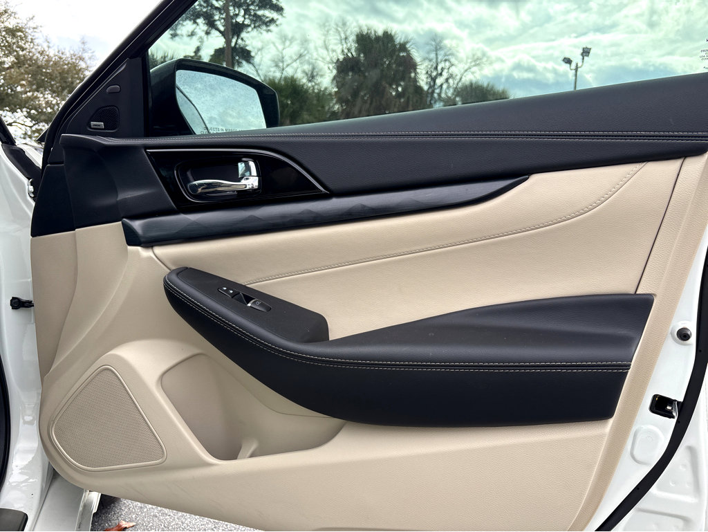 Used 2023 Nissan Maxima Platinum w/ Sport Mat Group image 14