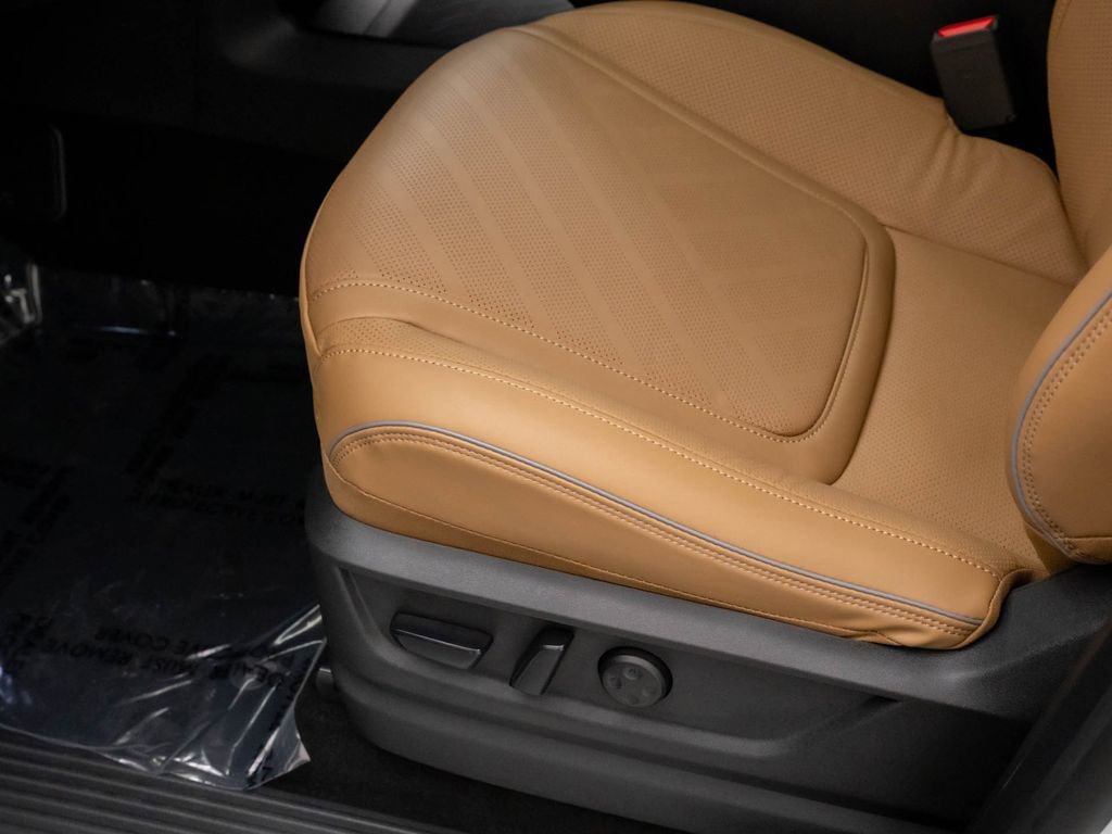 Used 2026 INFINITI QX80 Luxe w/ Cargo Package AWD/4WD image 15