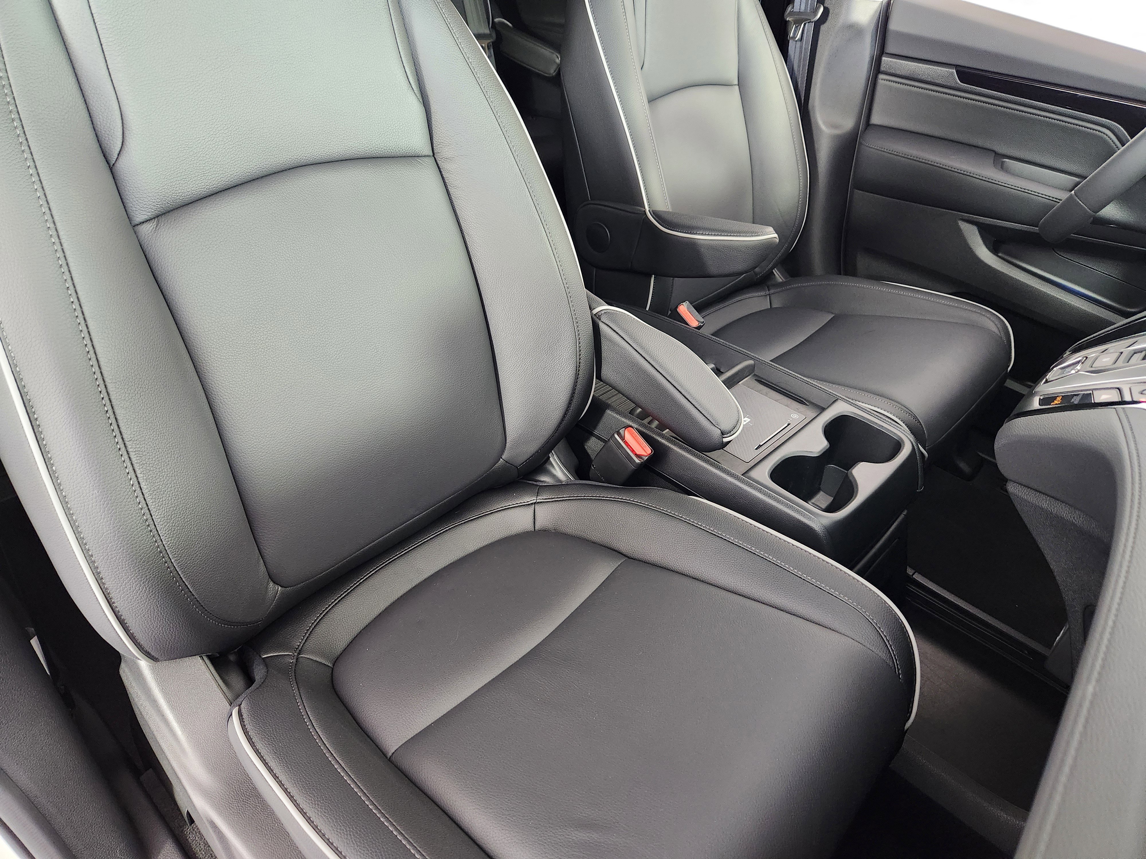 Used 2026 Honda Odyssey Touring image 10