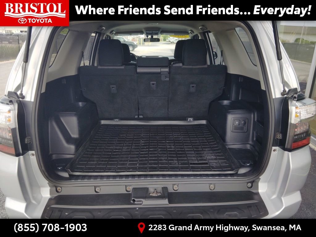Used 2016 Toyota 4Runner SR5 w/ Four Season Floor Mat Package AWD/4WD image 29