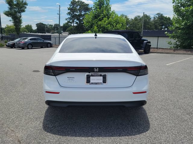 Certified 2025 Honda Accord SE image 5