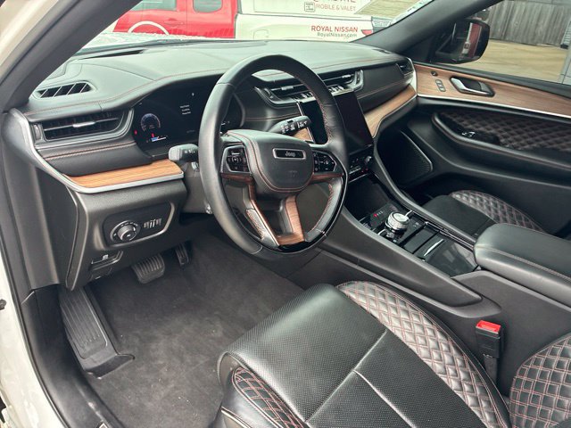 Used 2022 Jeep Grand Cherokee L Summit w/ Advanced Protech Group IV AWD/4WD image 19