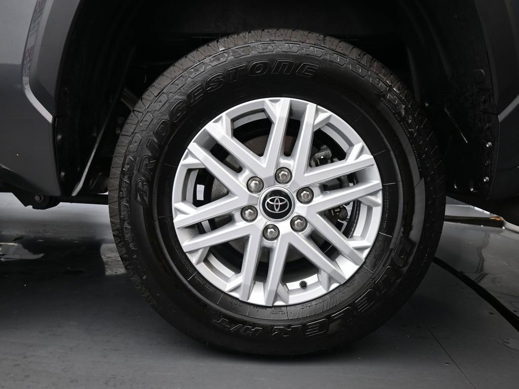 Used 2023 Toyota Tundra SR5 w/ SR5 Convenience Package AWD/4WD image 16