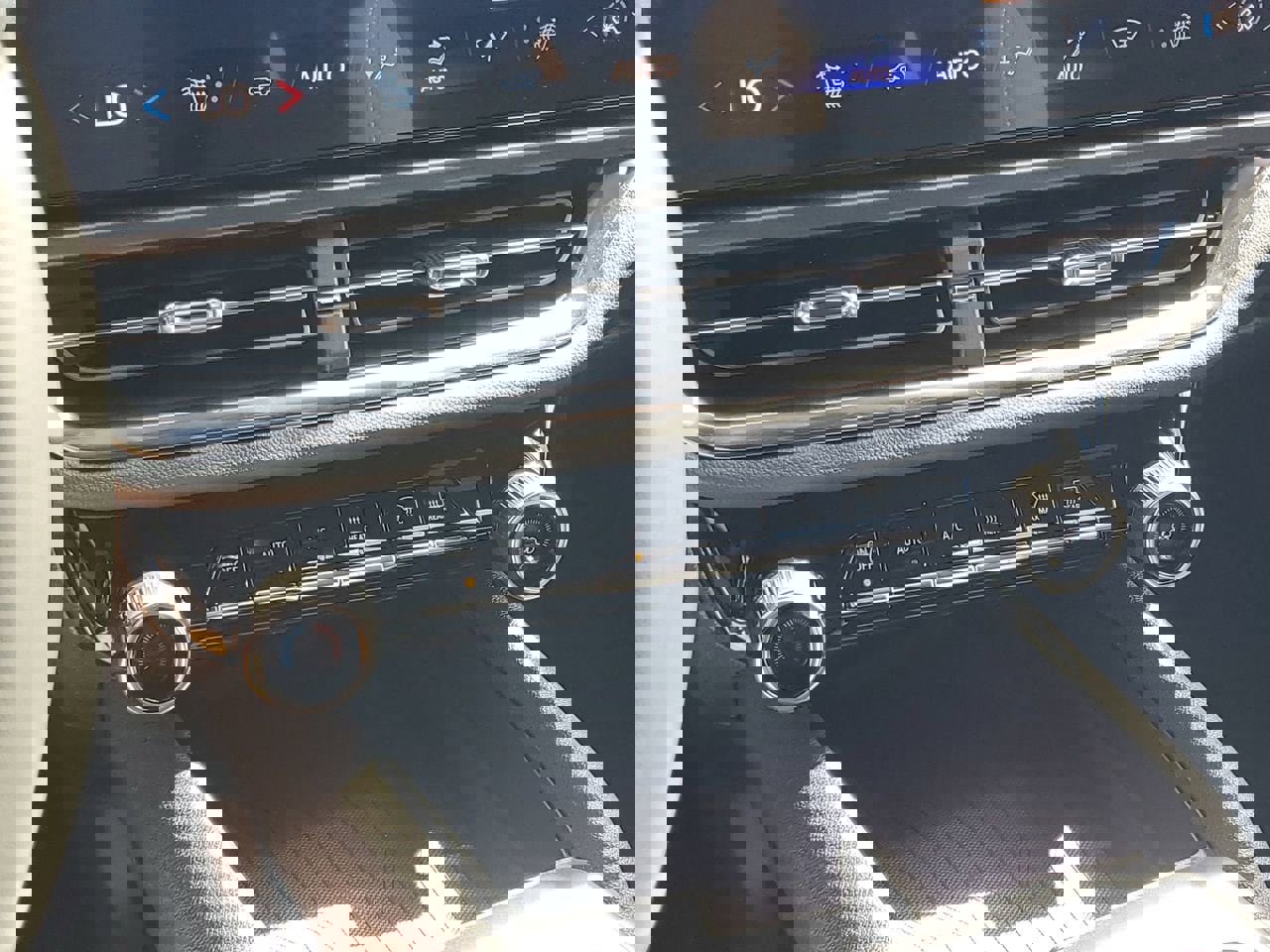 New 2026 Chevrolet Equinox EV LT w/ Comfort Package image 24