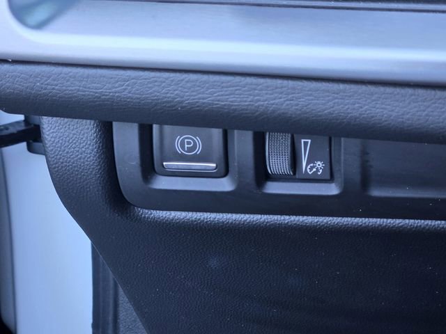 Used 2024 Cadillac XT4 Premium Luxury w/ Technology Package image 30