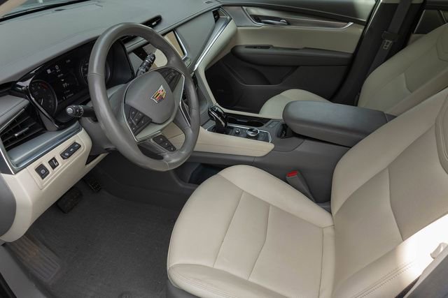 Used 2024 Cadillac XT5 Premium Luxury w/ Technology Package image 2