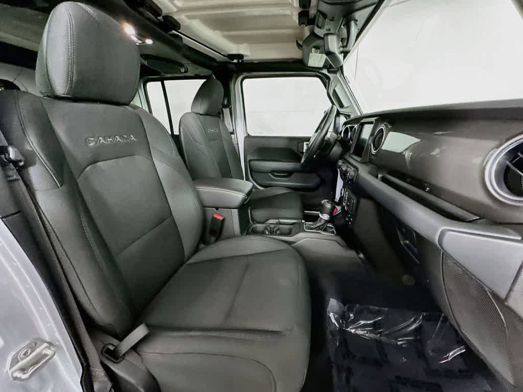 Used 2023 Jeep Wrangler Unlimited Sahara w/ Cold Weather Group AWD/4WD image 15