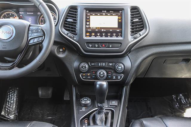 Used 2023 Jeep Cherokee Altitude Lux image 13