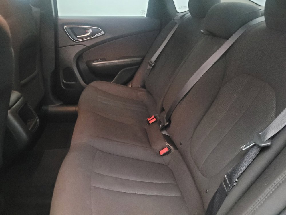 Used 2015 Chrysler 200 Limited image 18