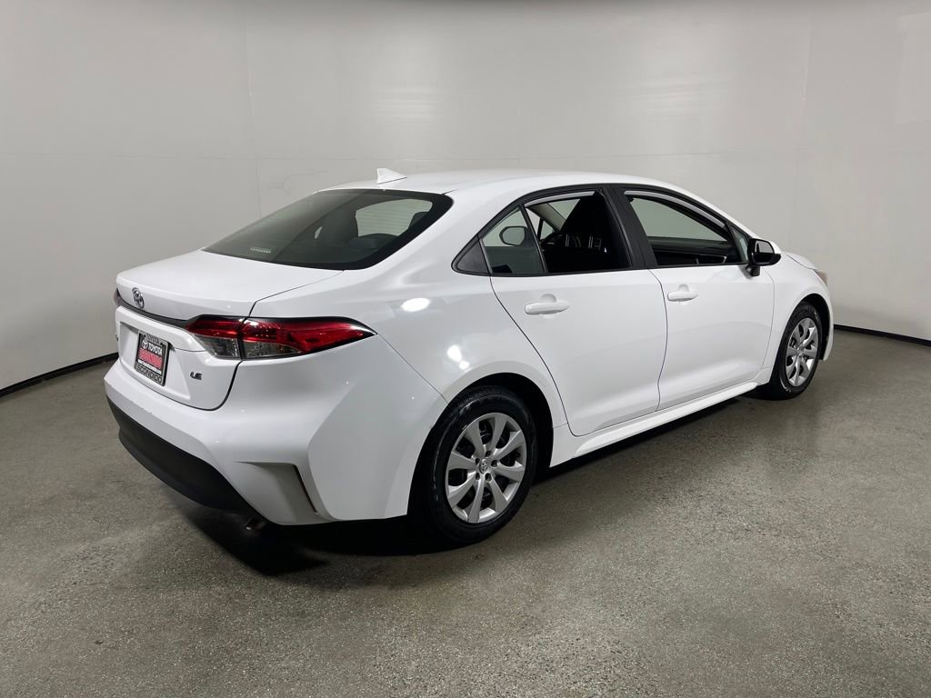 Used 2024 Toyota Corolla LE image 3