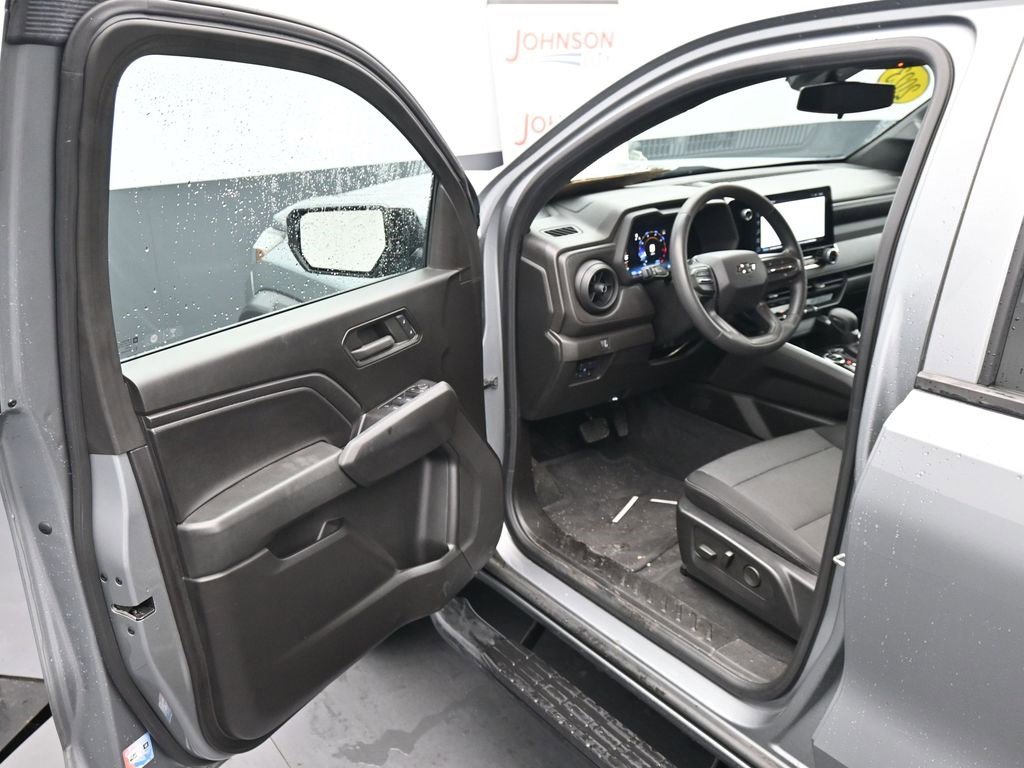 Used 2023 Chevrolet Colorado Trail Boss w/ Technology Package image 16