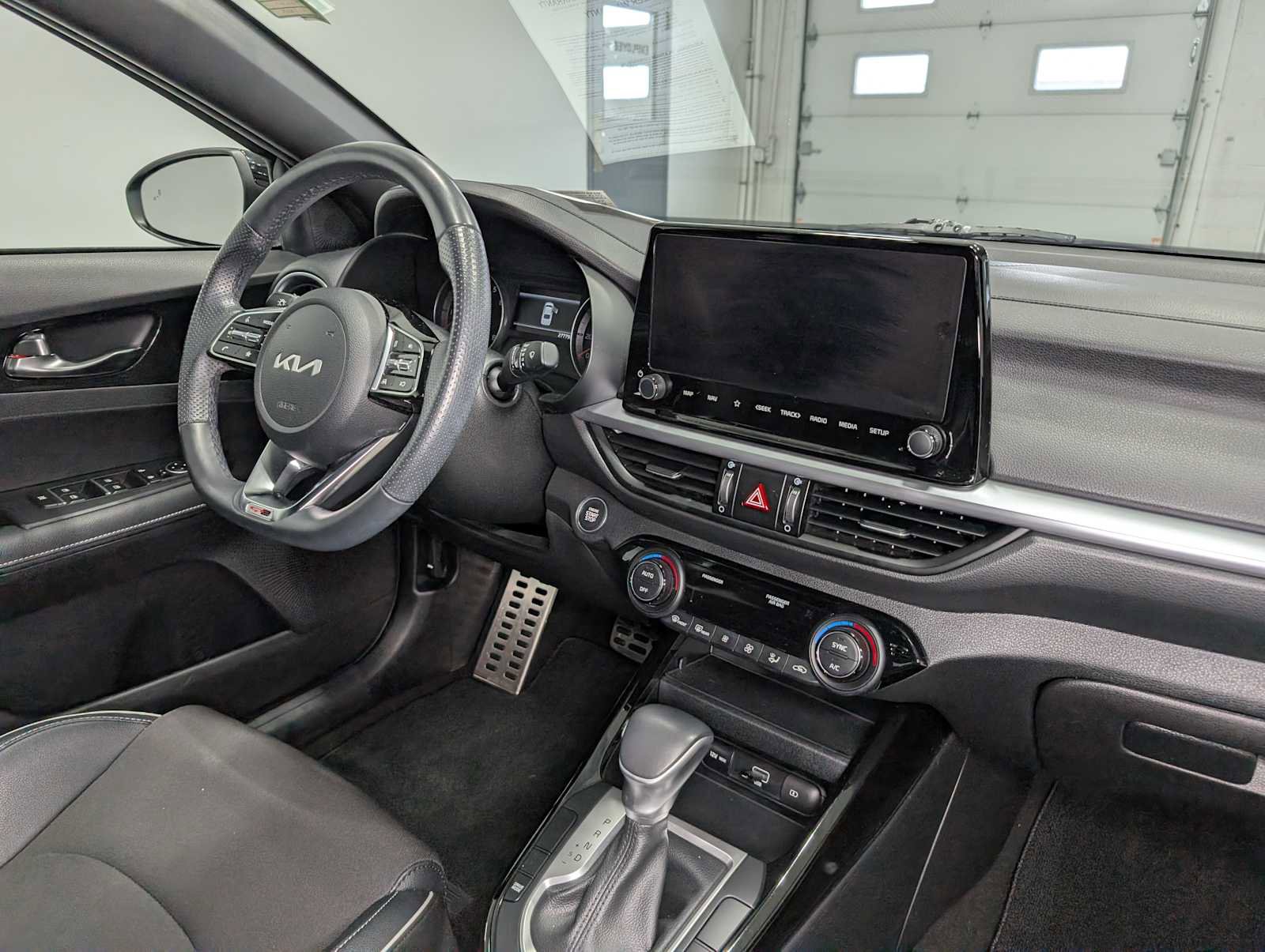 Certified 2023 Kia Forte GT-Line image 40