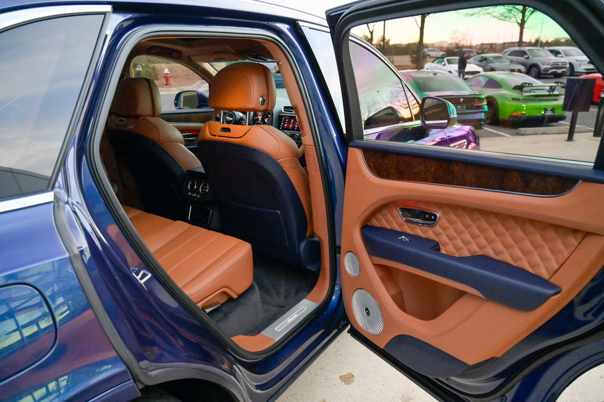 Used 2023 Bentley Bentayga image 48