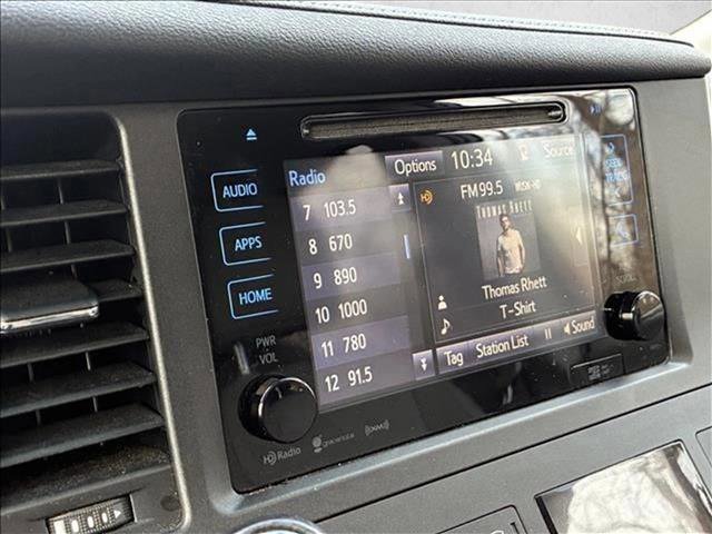 Used 2016 Toyota Sienna XLE w/ XLE Navigation Package image 14