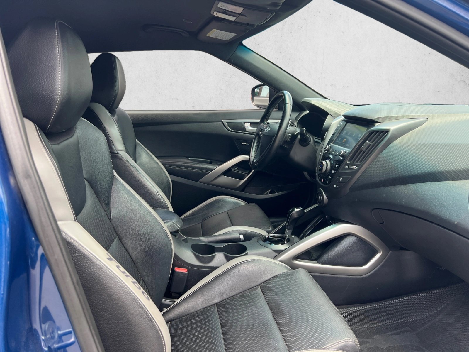 Used 2017 Hyundai Veloster Turbo FWD image 27