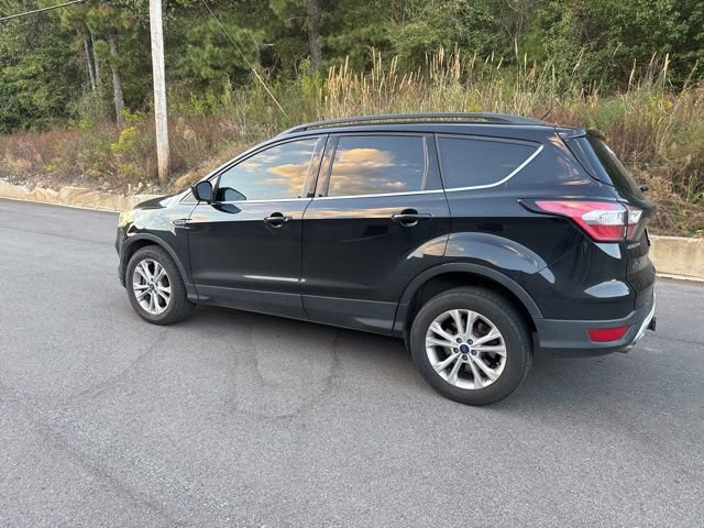 Used 2017 Ford Escape SE w/ Equipment Group 201A image 5