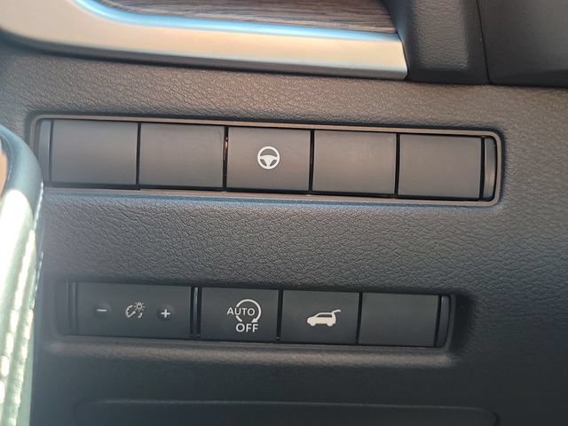 Used 2024 Nissan Rogue Platinum FWD image 30