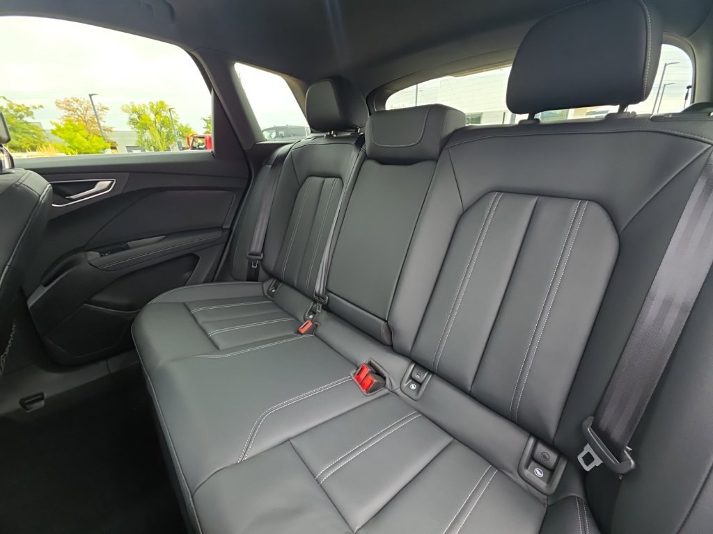 Used 2023 Audi Q4 e-tron Prestige AWD/4WD image 26