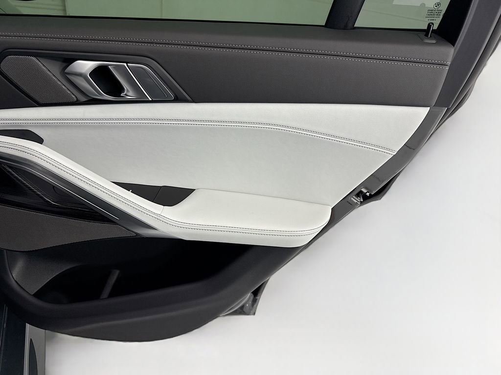 New 2026 BMW X6 xDrive40i image 26