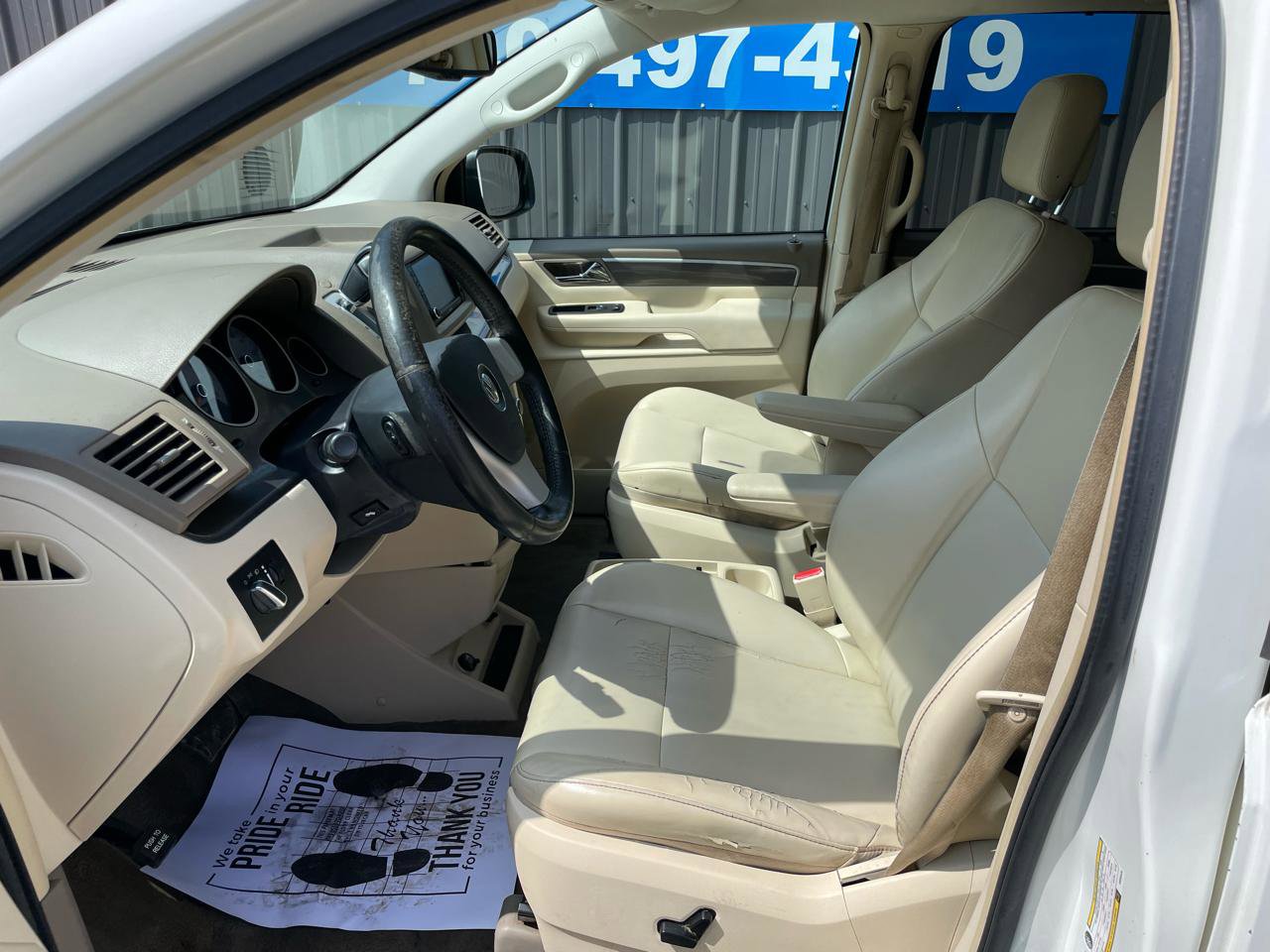 Used 2010 Volkswagen Routan SE image 5
