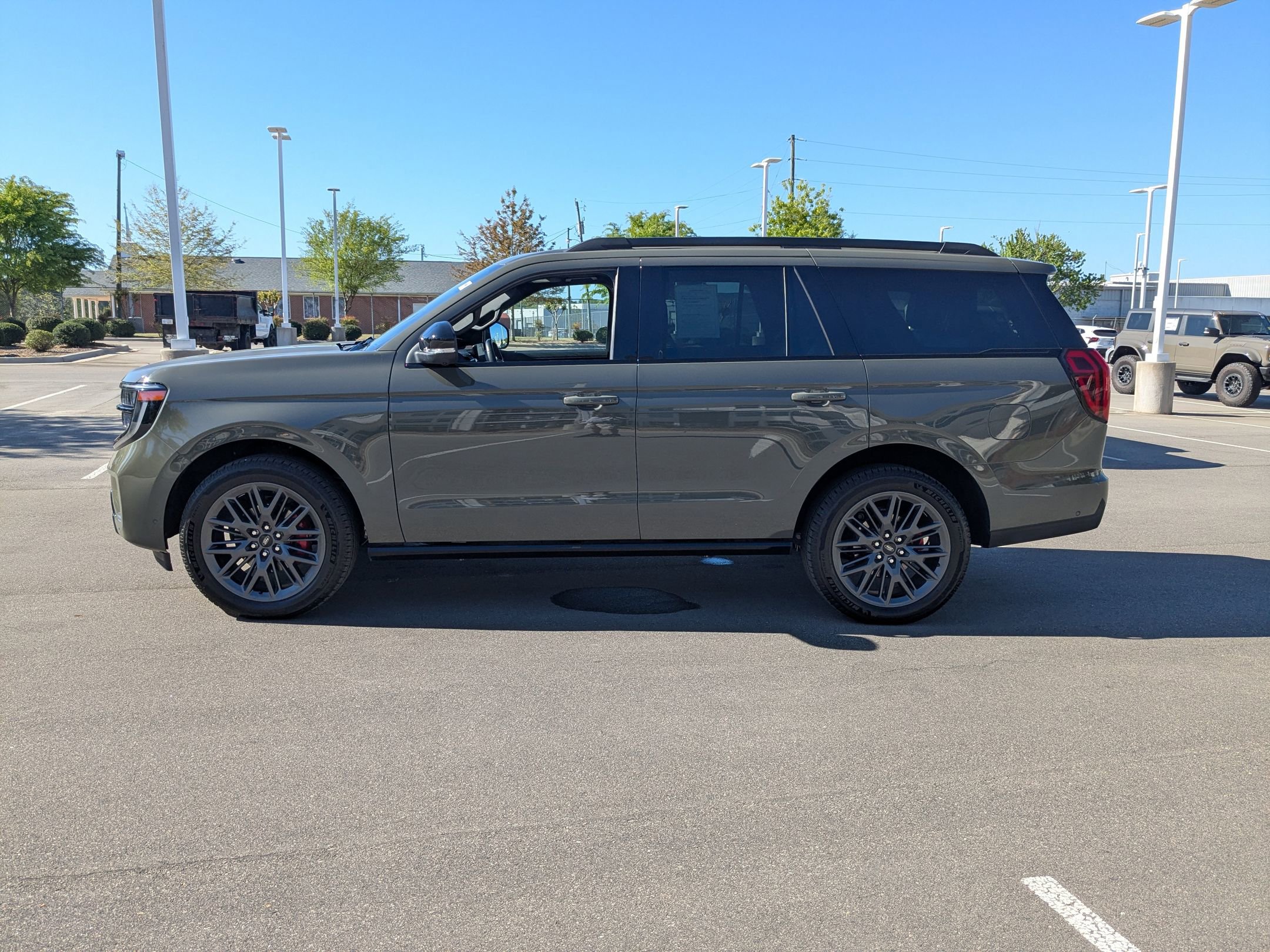 Certified 2025 Ford Expedition Platinum w/ Stealth Performance Package image 7